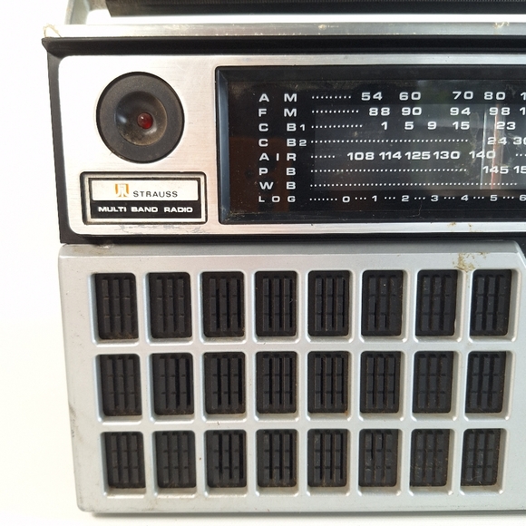 Vintage Strauss Model JM-&212 Multi Band Radio - Picture 3 of 12